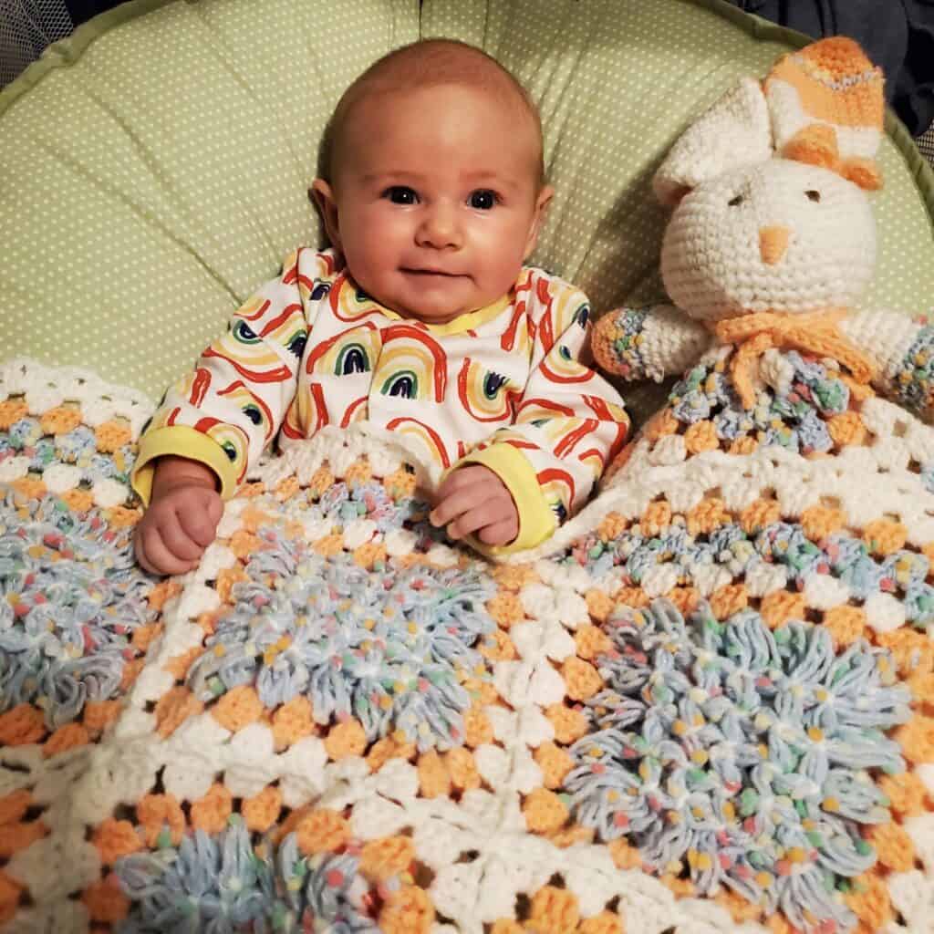 family-circle-wonder-loom-crochet-blanket